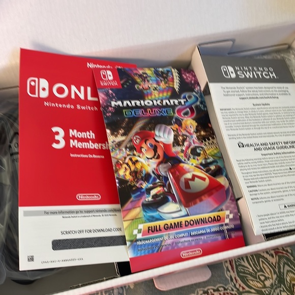 Nintendo Switch V2 Mario Kart 8 Deluxe Bundle - Picture 7 of 11